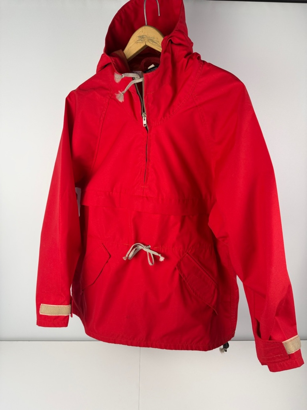 Gore-Tex Tai Red and White Taiga Works Lined Jacket Hood Detail